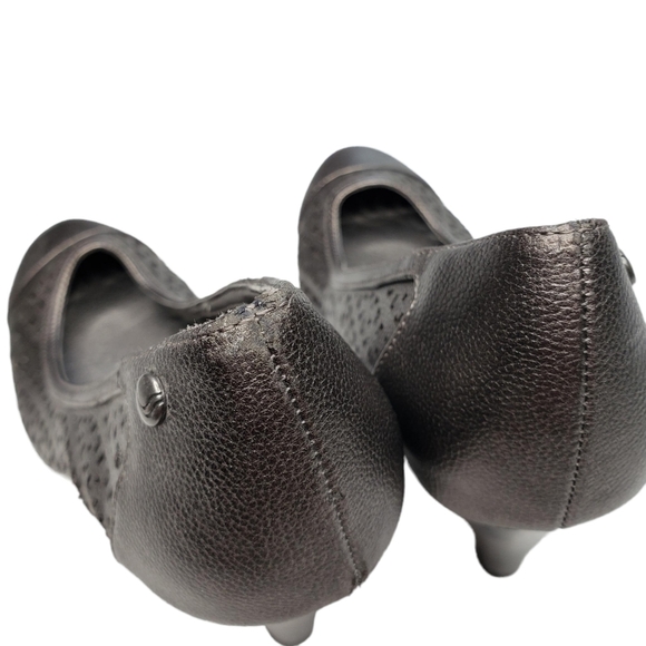 Life Stride | Metallic Pewter Almond Toe Slip On Memory Foam Flex Pumps Womens 8 - Picture 9 of 13